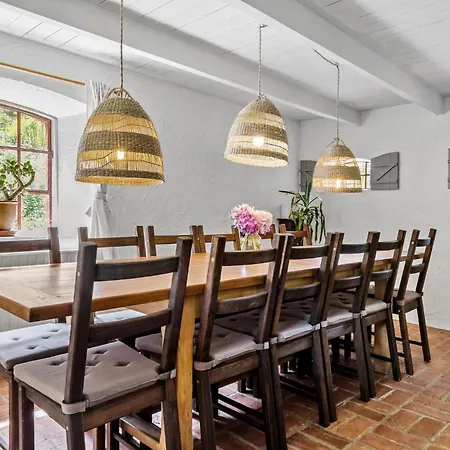 5 Bedroom Cozy In 度假居