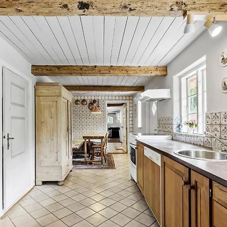 5 Bedroom Cozy In 度假居