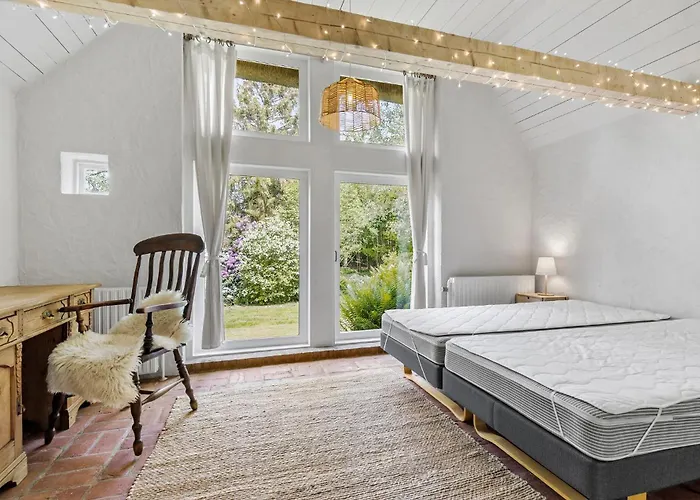 펜션 5 Bedroom Cozy In
