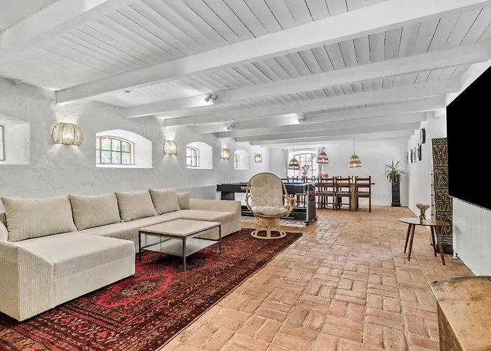펜션 5 Bedroom Cozy In Ørsted